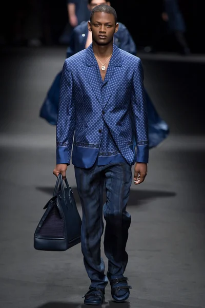 Look 24